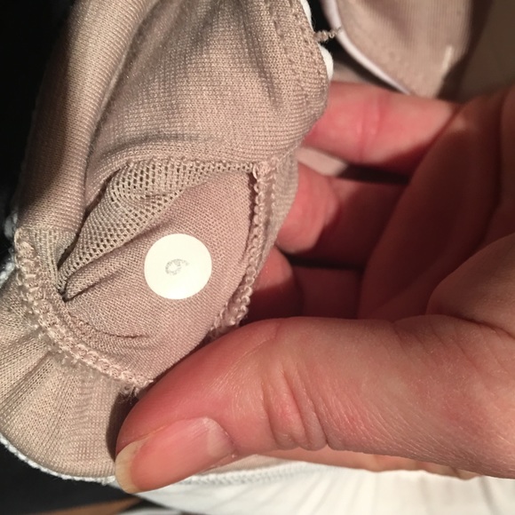 LULULEMON RUN STUFF YOUR BRA 111 - Picture 5 of 6